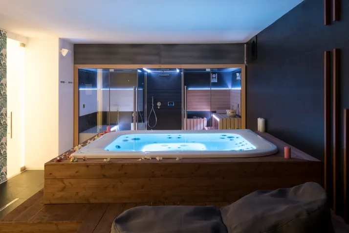 Spa Tub