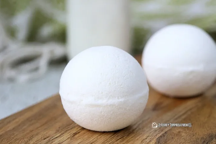 Vanilla Milkshake Bath Bomb